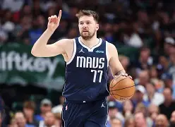 爱游戏官方入口-东契奇在DWG比赛中大胜Doinb与40激战瑞士队分钟，巴特勒在美国队比赛中势不可挡直接炸裂的简单介绍